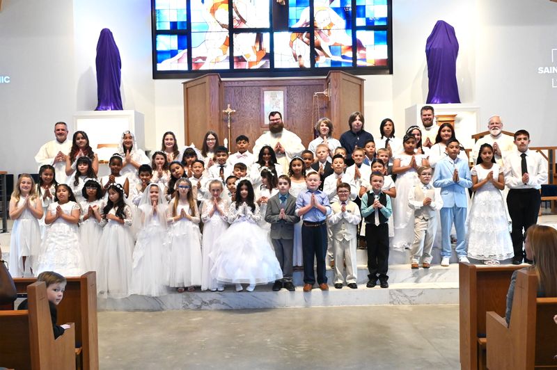 2025-04-05-first-communion-portraits-0007.jpg