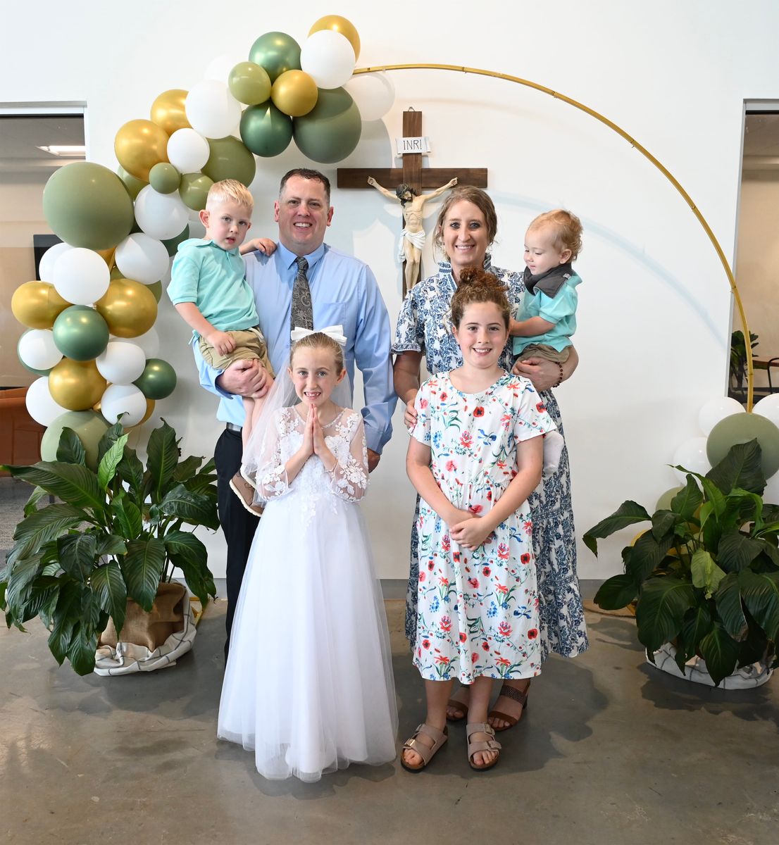 2025-04-05-first-communion-portraits-0016.jpg