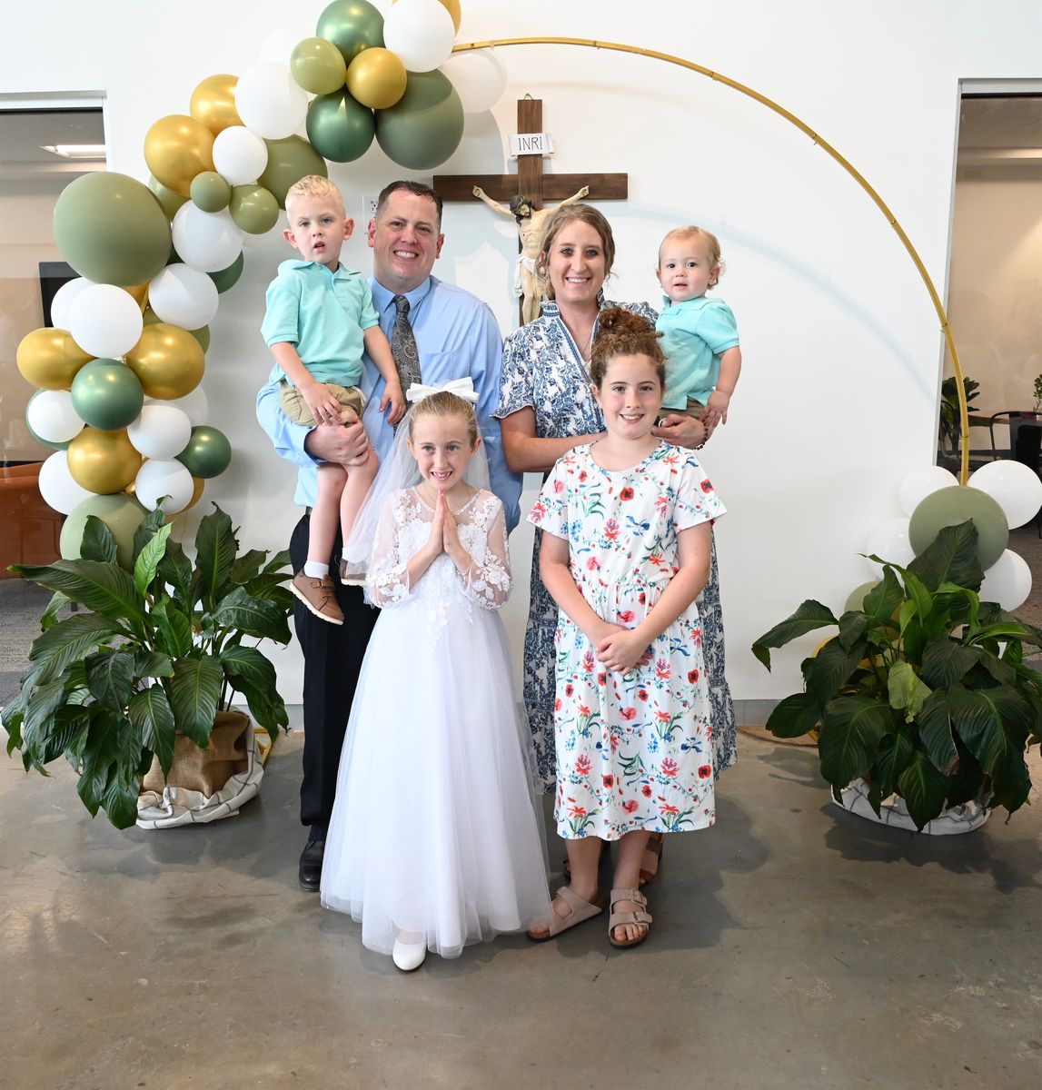 2025-04-05-first-communion-portraits-0018.jpg