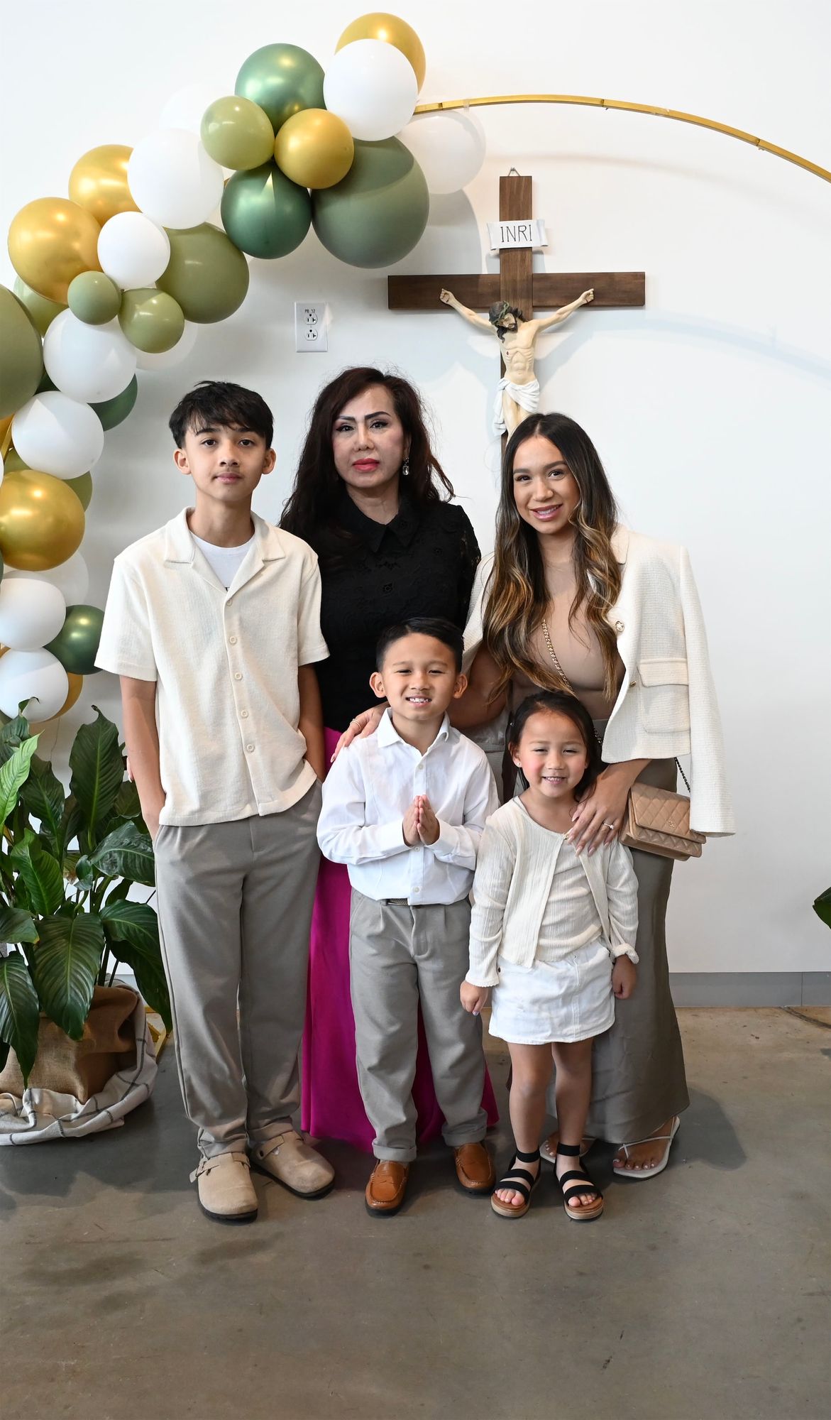 2025-04-05-first-communion-portraits-0026.jpg