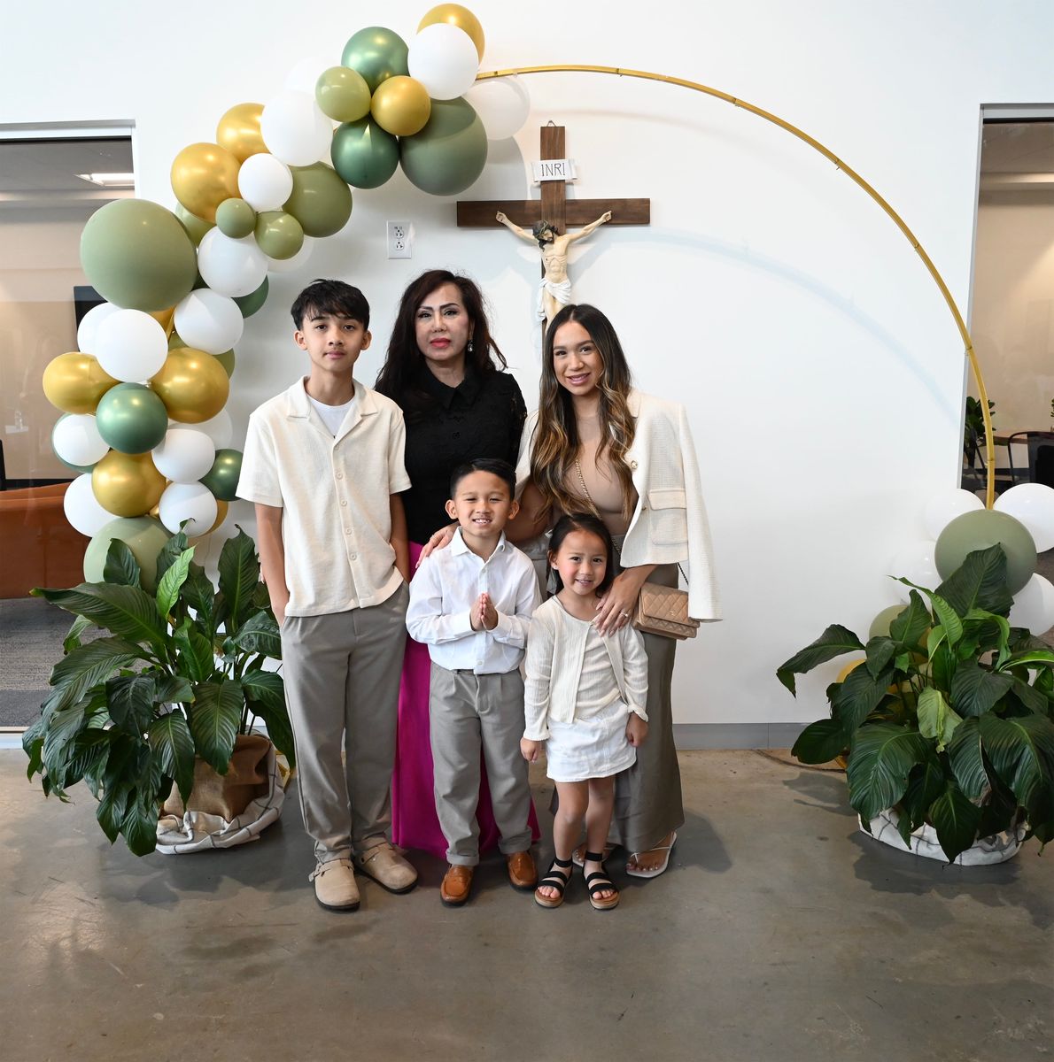 2025-04-05-first-communion-portraits-0028.jpg