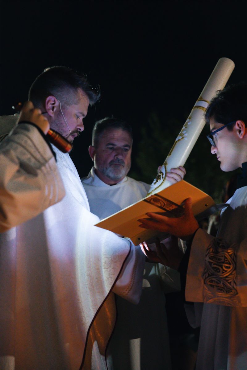 2025-04-19-easter-vigil-0003.jpg