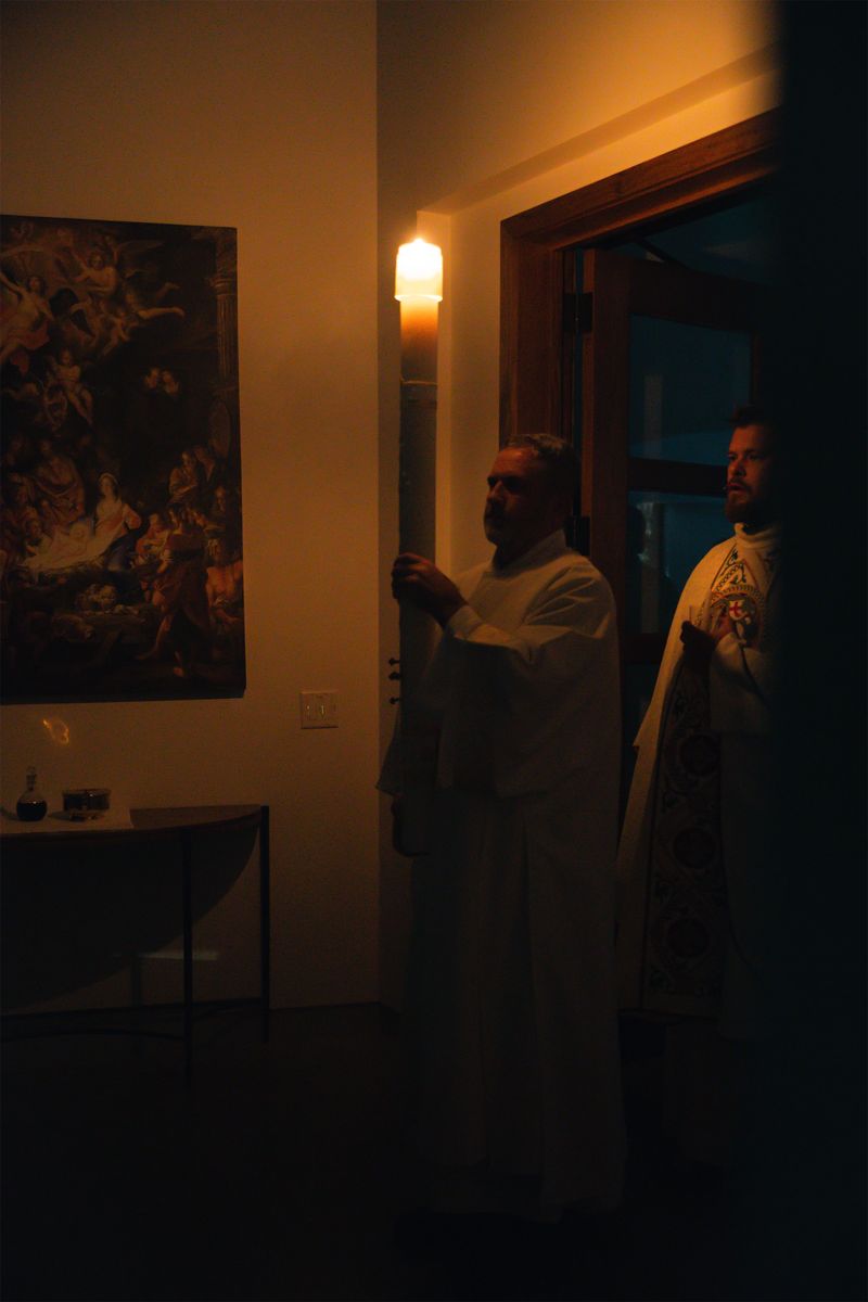 2025-04-19-easter-vigil-0008.jpg