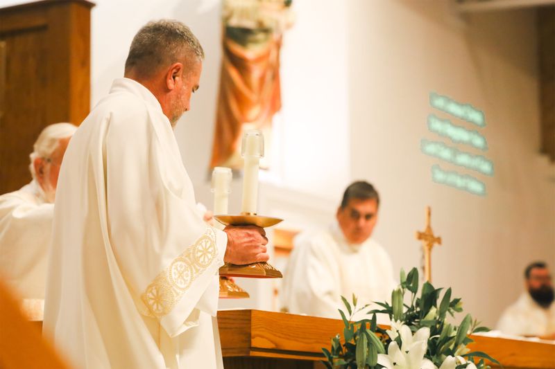 2025-04-19-easter-vigil-0045.jpg