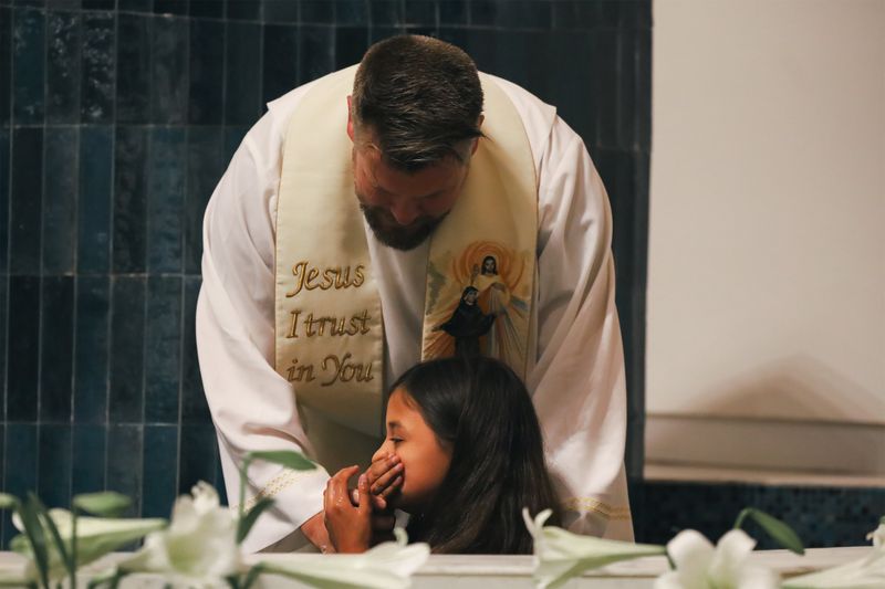 2025-04-19-easter-vigil-0080.jpg