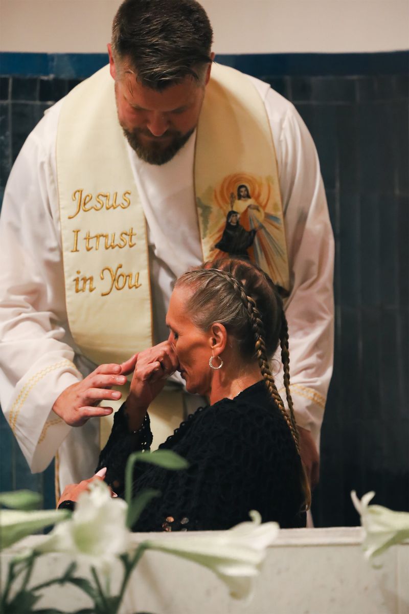 2025-04-19-easter-vigil-0130.jpg