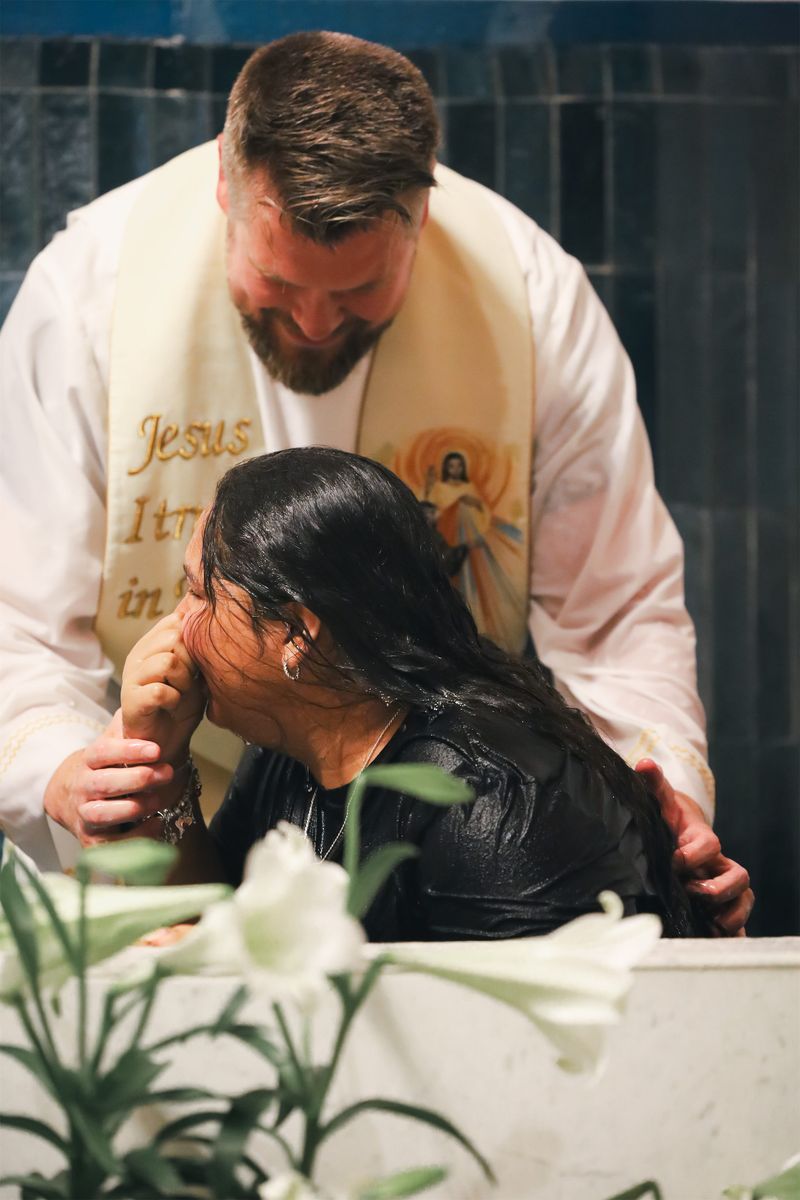 2025-04-19-easter-vigil-0154.jpg