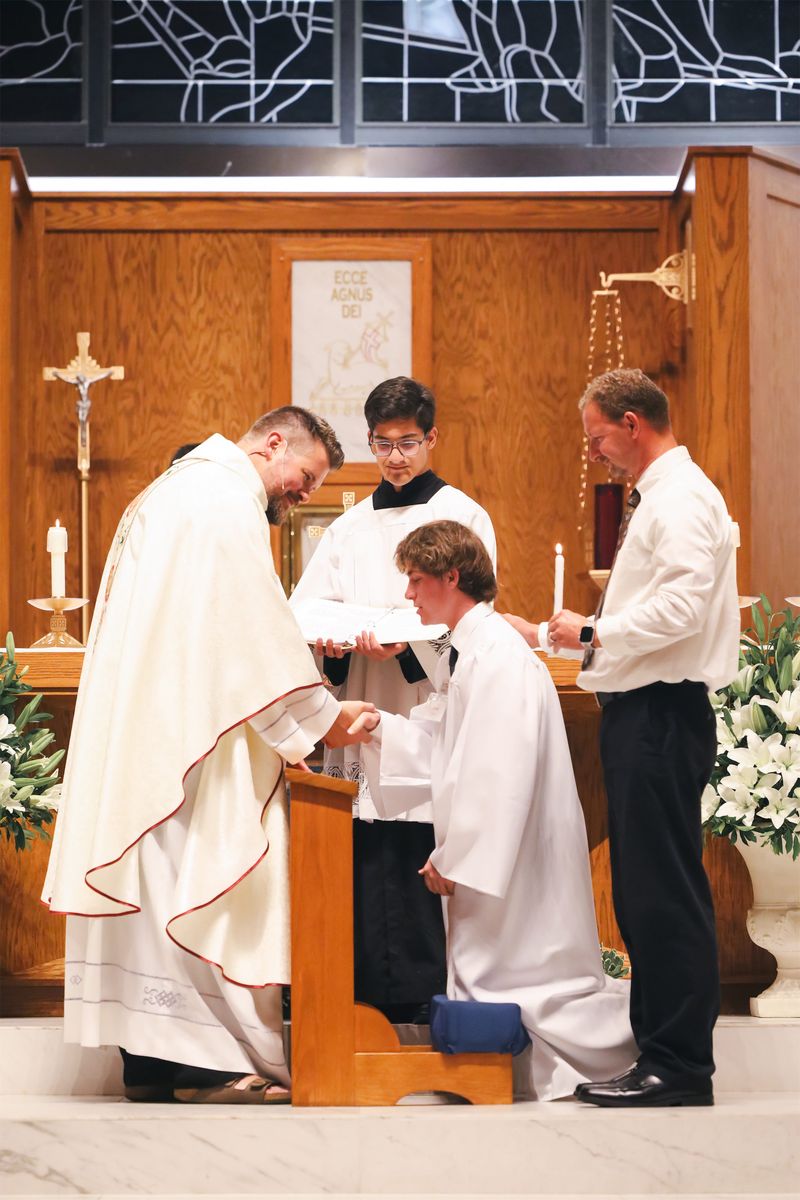 2025-04-19-easter-vigil-0256.jpg