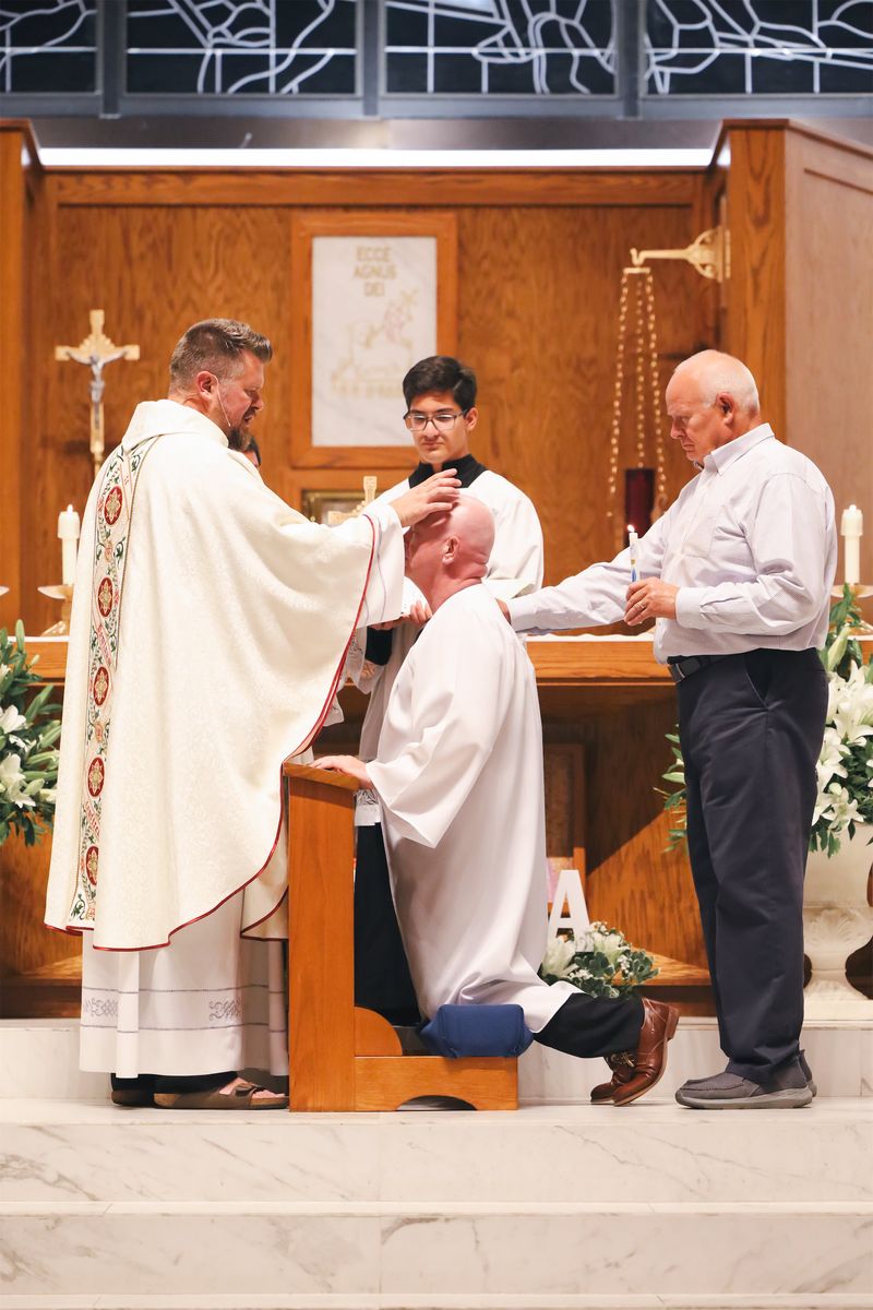 2025-04-19-easter-vigil-0300.jpg
