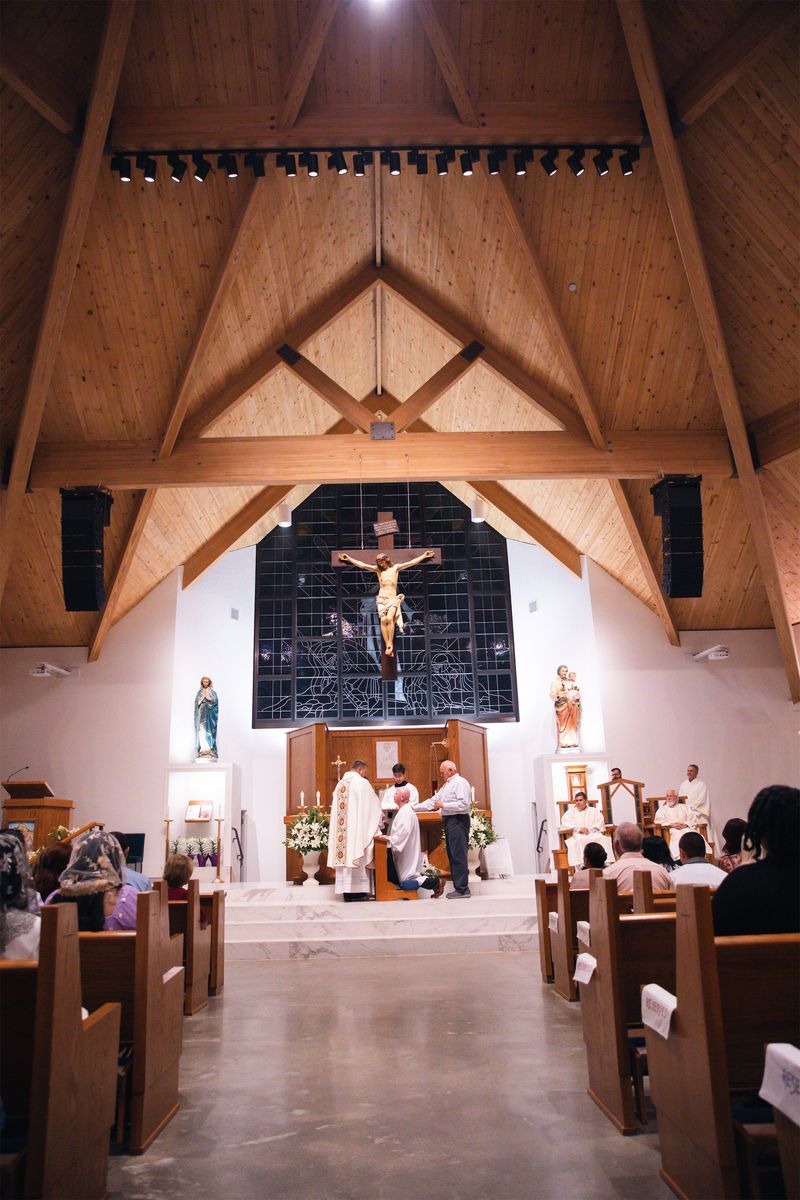 2025-04-19-easter-vigil-0302.jpg