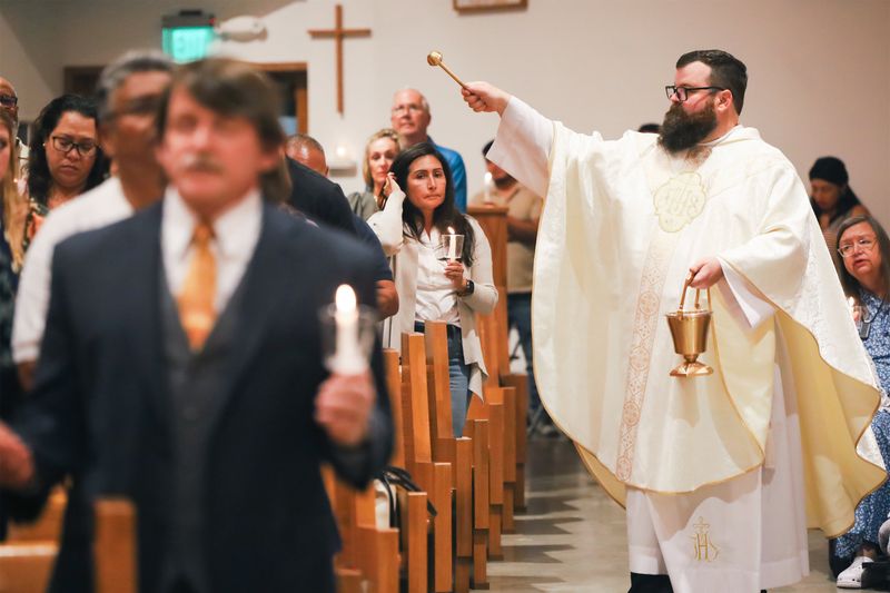 2025-04-19-easter-vigil-0325.jpg