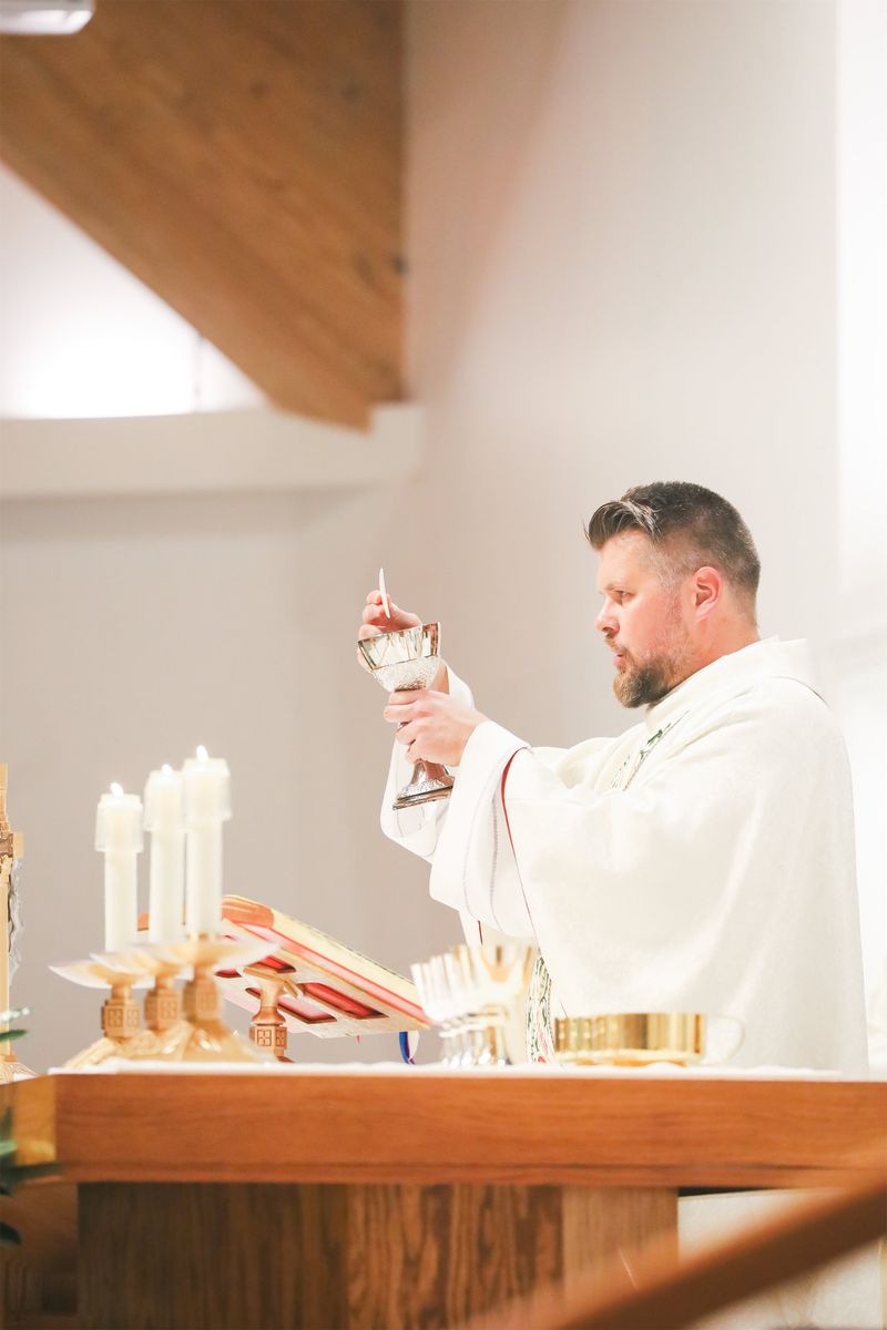 2025-04-19-easter-vigil-0327.jpg