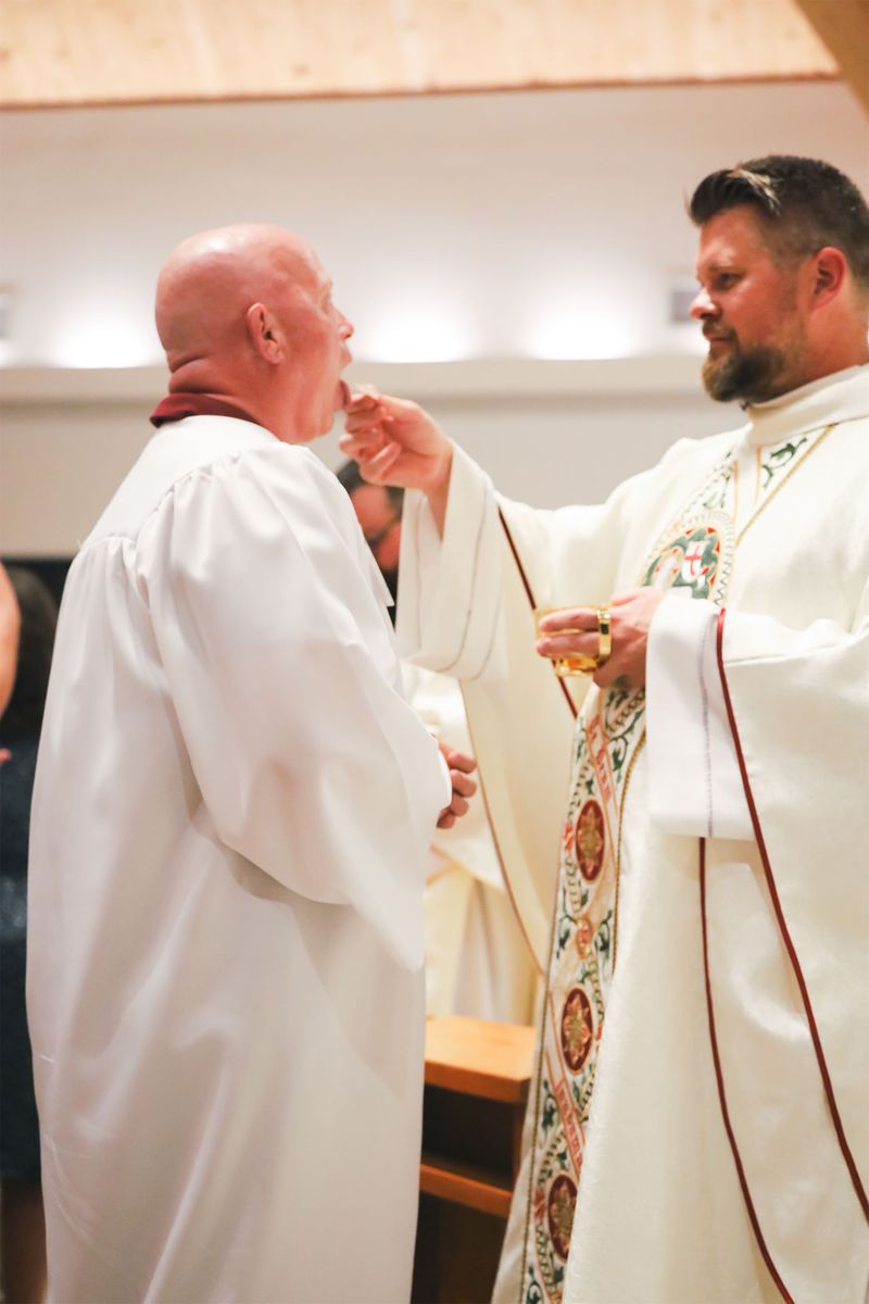 2025-04-19-easter-vigil-0359.jpg