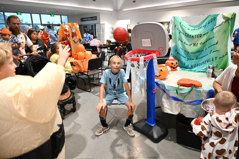 2025-10-26-trunk-or-treat-0149.jpg