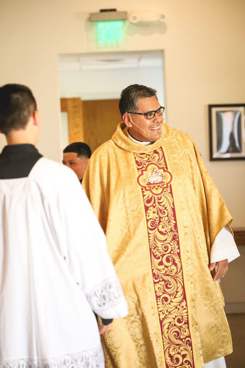 2025-11-23-fr-fernando-first-mass-0004.jpg