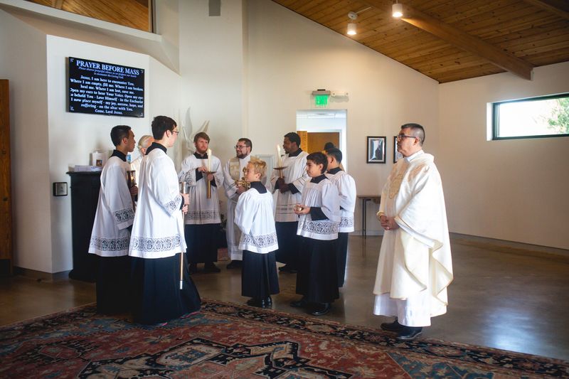 2025-11-23-fr-fernando-first-mass-0008.jpg