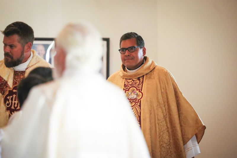 2025-11-23-fr-fernando-first-mass-0012.jpg