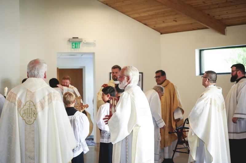 2025-11-23-fr-fernando-first-mass-0013.jpg