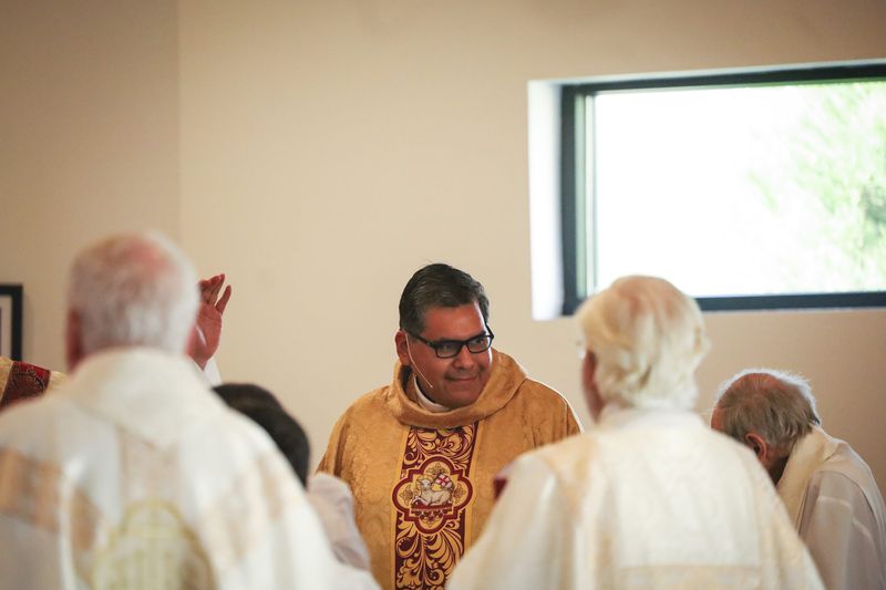 2025-11-23-fr-fernando-first-mass-0015.jpg