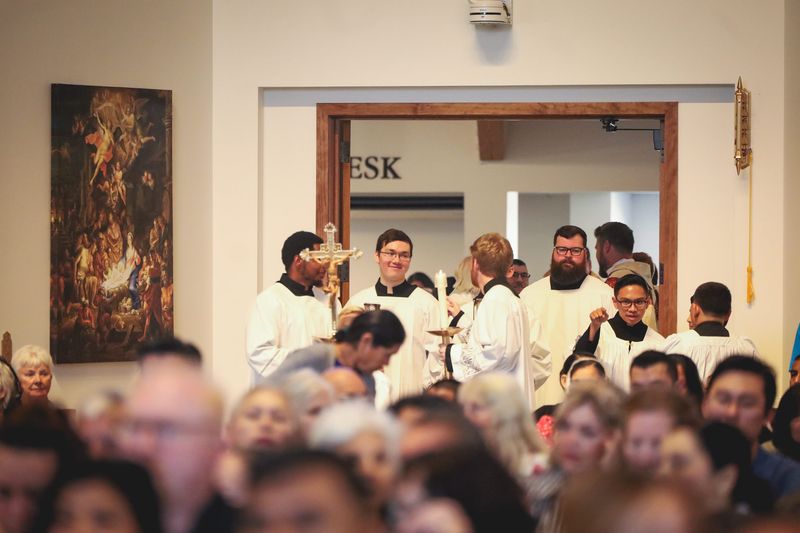 2025-11-23-fr-fernando-first-mass-0016.jpg
