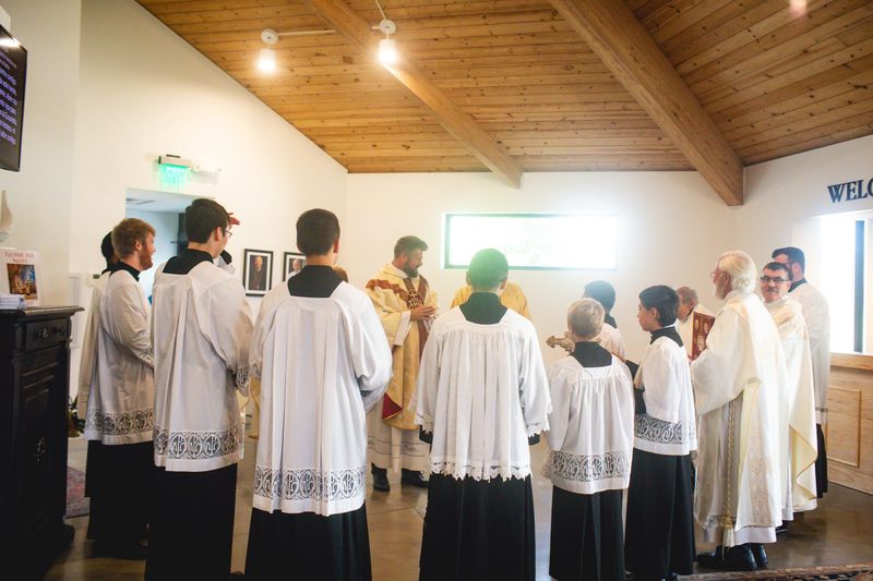 2025-11-23-fr-fernando-first-mass-0019.jpg
