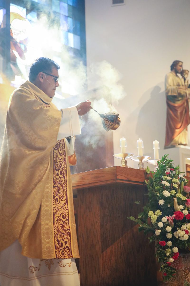 2025-11-23-fr-fernando-first-mass-0029.jpg