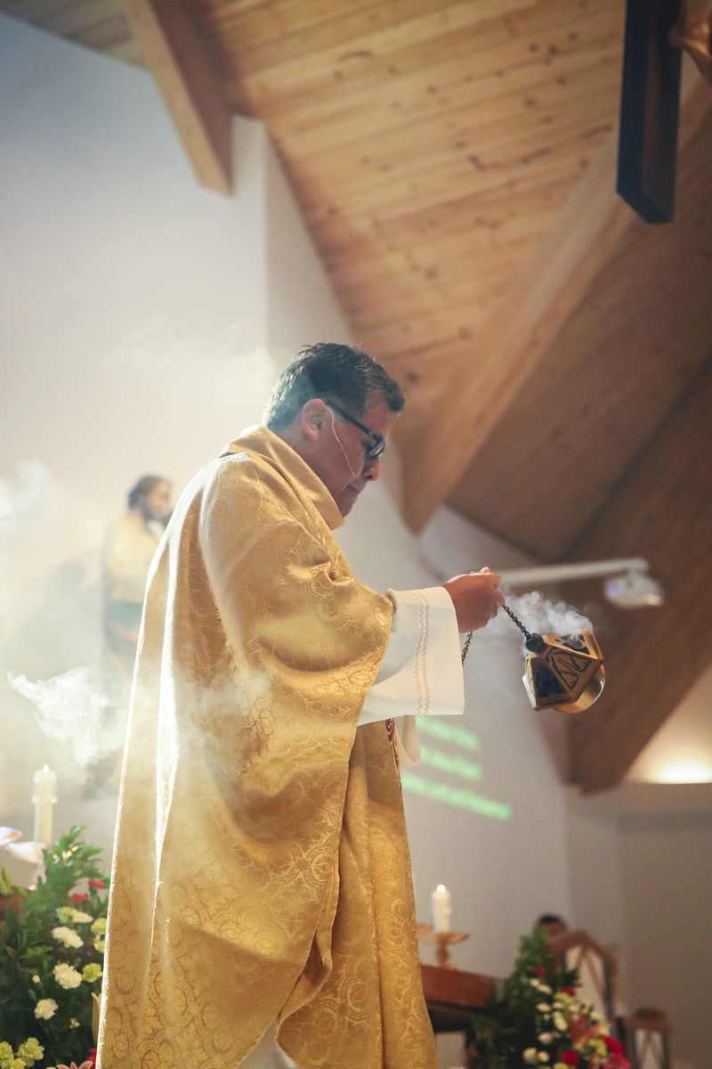 2025-11-23-fr-fernando-first-mass-0030.jpg