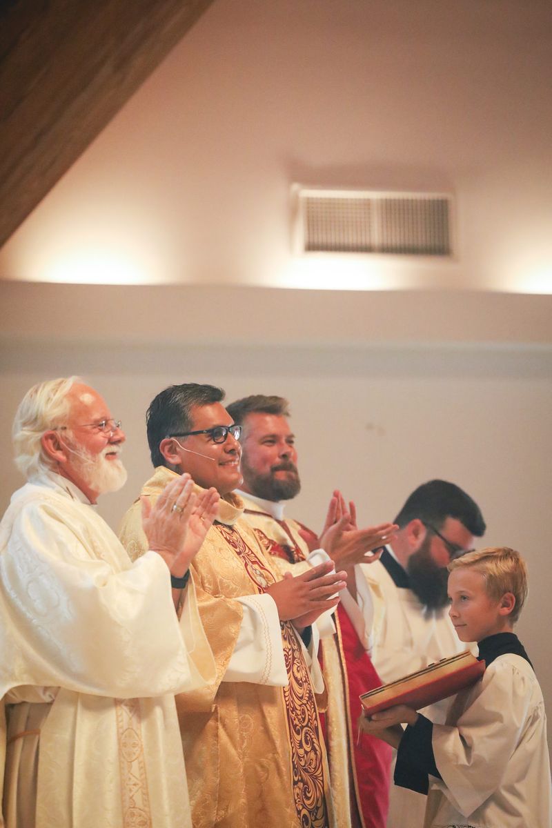 2025-11-23-fr-fernando-first-mass-0035.jpg