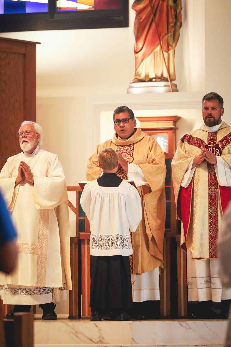 2025-11-23-fr-fernando-first-mass-0039.jpg