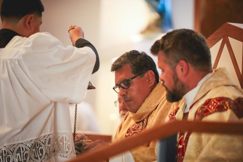 2025-11-23-fr-fernando-first-mass-0046.jpg
