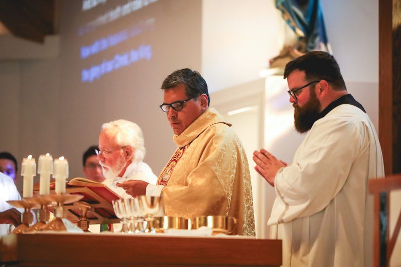 2025-11-23-fr-fernando-first-mass-0073.jpg