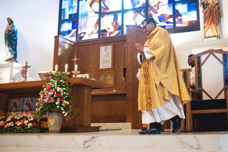 2025-11-23-fr-fernando-first-mass-0074.jpg