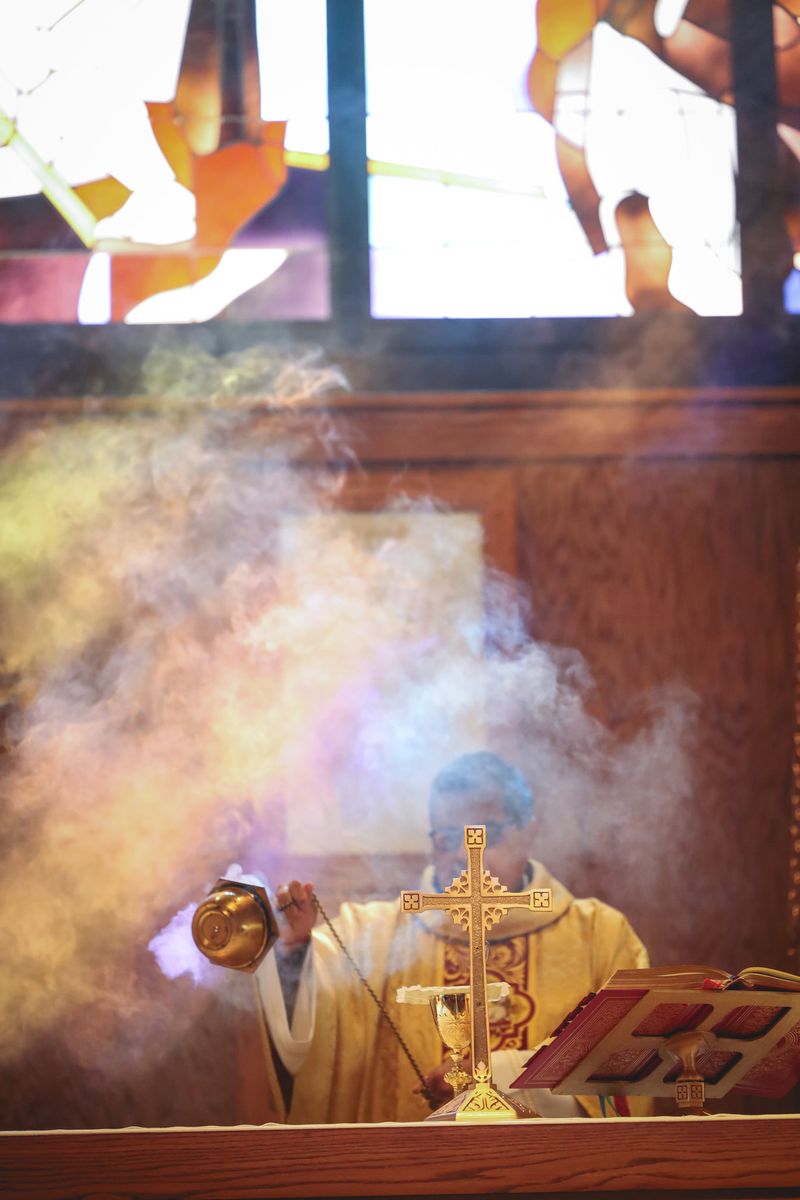 2025-11-23-fr-fernando-first-mass-0078.jpg