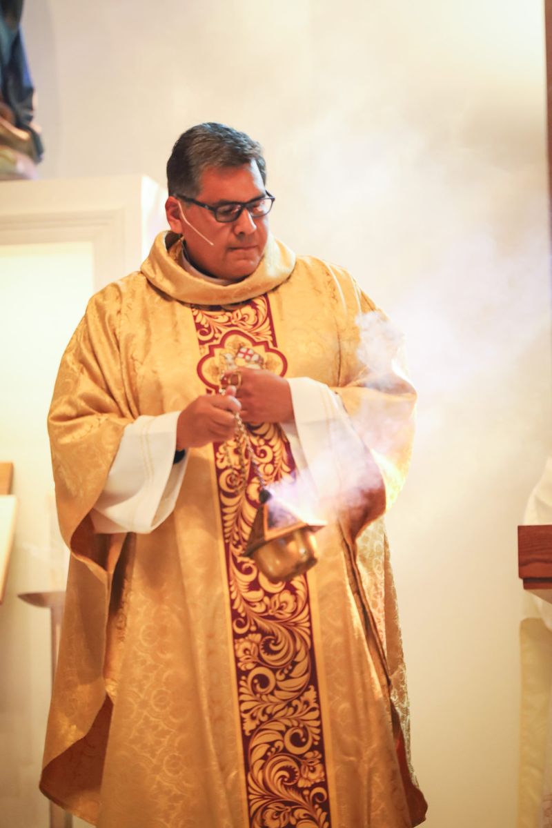 2025-11-23-fr-fernando-first-mass-0080.jpg