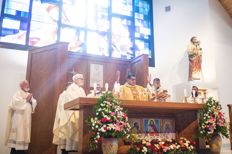 2025-11-23-fr-fernando-first-mass-0097.jpg