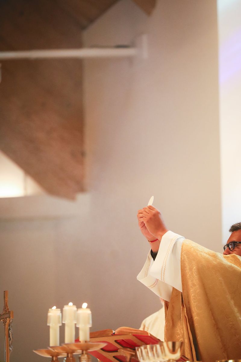 2025-11-23-fr-fernando-first-mass-0104.jpg