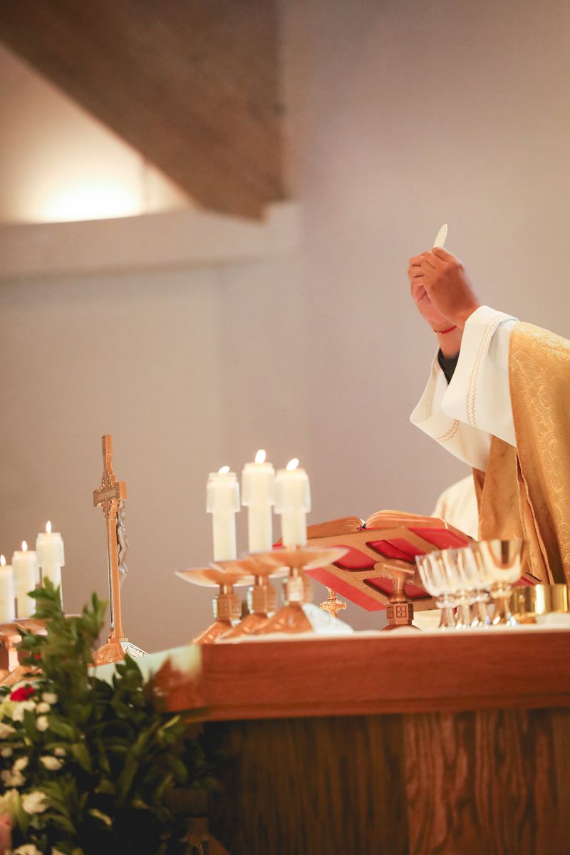 2025-11-23-fr-fernando-first-mass-0105.jpg
