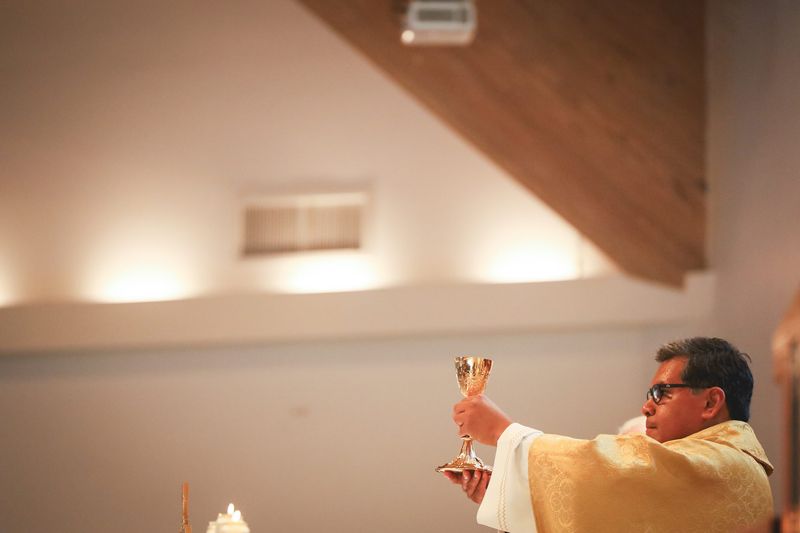 2025-11-23-fr-fernando-first-mass-0106.jpg