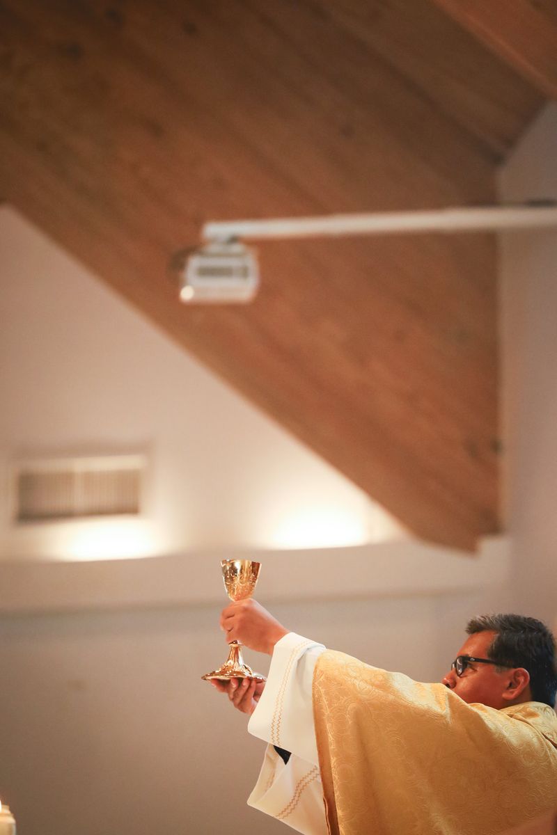2025-11-23-fr-fernando-first-mass-0107.jpg
