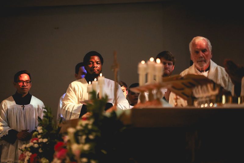 2025-11-23-fr-fernando-first-mass-0110.jpg