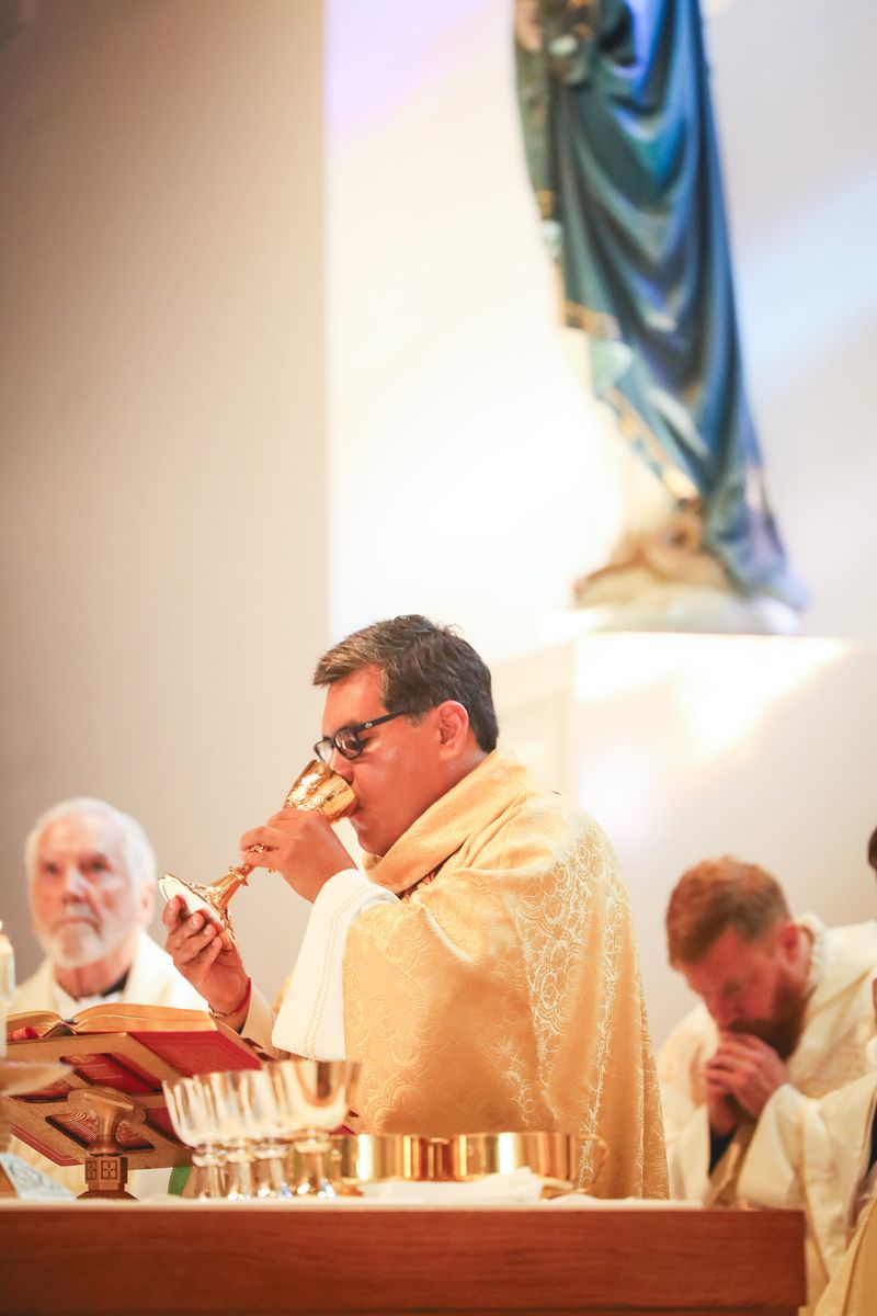 2025-11-23-fr-fernando-first-mass-0117.jpg