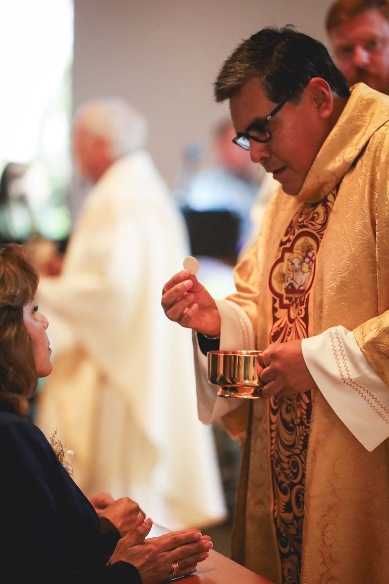 2025-11-23-fr-fernando-first-mass-0119.jpg