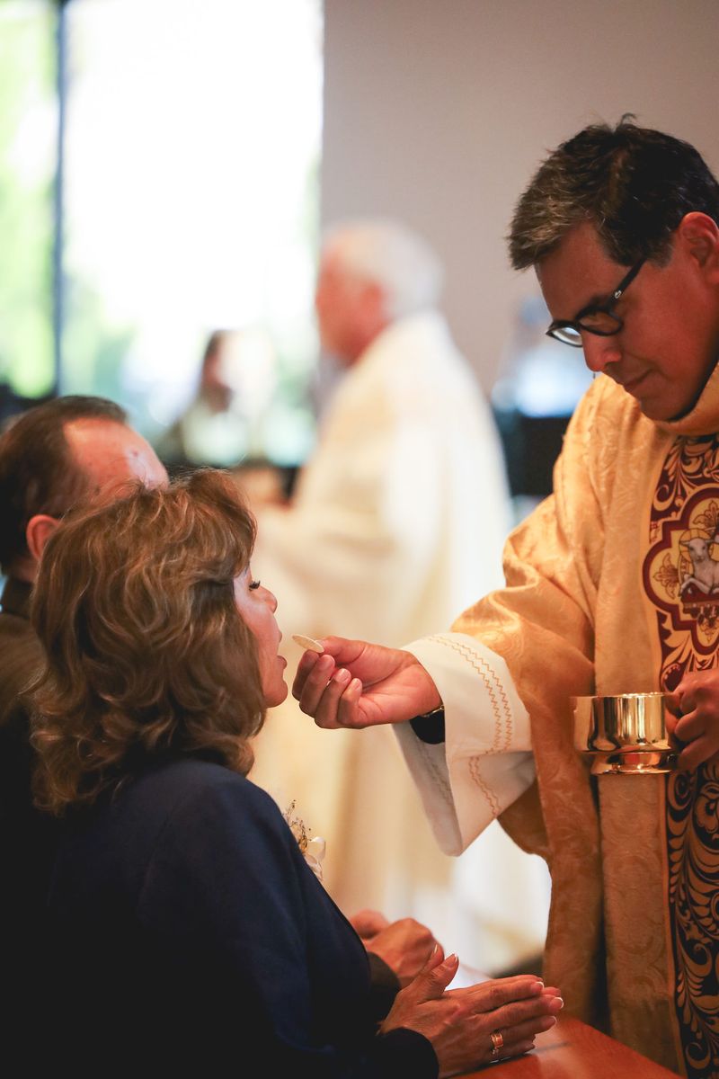 2025-11-23-fr-fernando-first-mass-0120.jpg