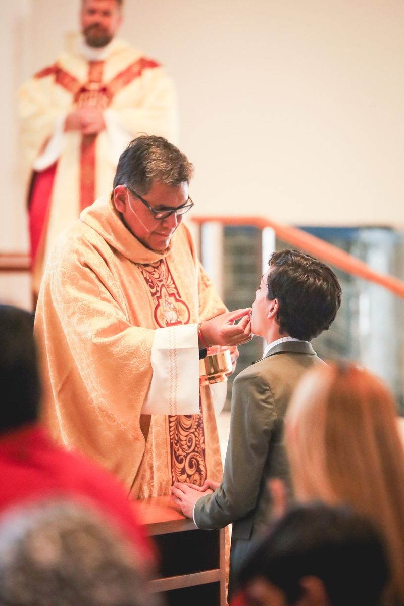 2025-11-23-fr-fernando-first-mass-0126.jpg