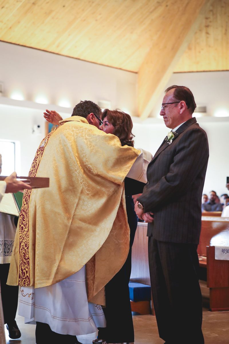 2025-11-23-fr-fernando-first-mass-0145.jpg