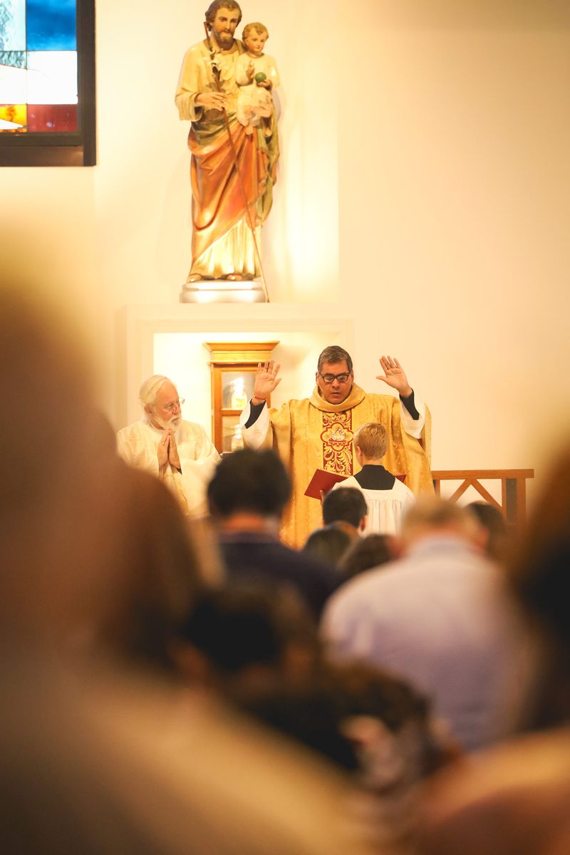 2025-11-23-fr-fernando-first-mass-0163.jpg