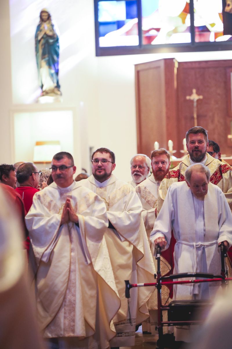 2025-11-23-fr-fernando-first-mass-0168.jpg
