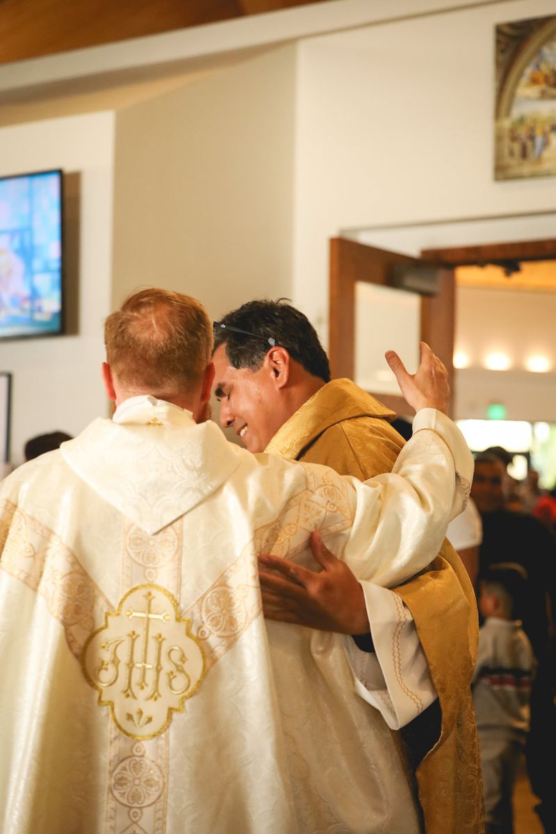 2025-11-23-fr-fernando-first-mass-0169.jpg