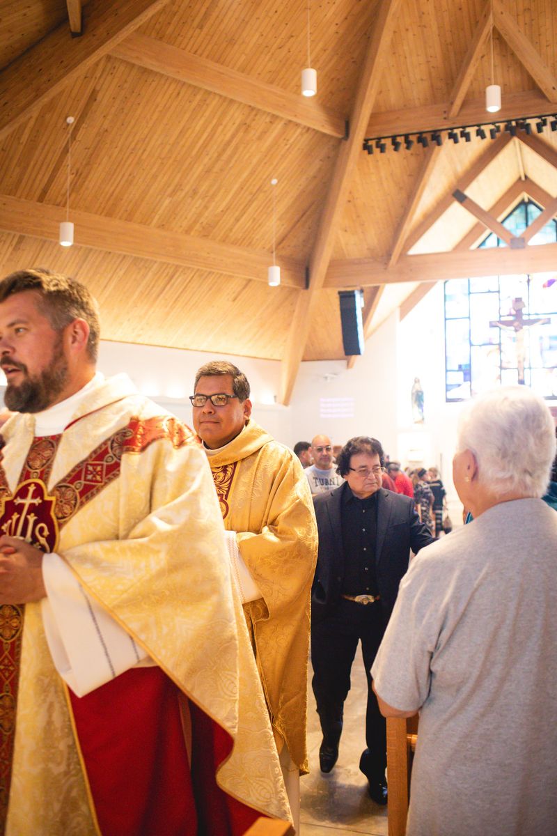 2025-11-23-fr-fernando-first-mass-0174.jpg
