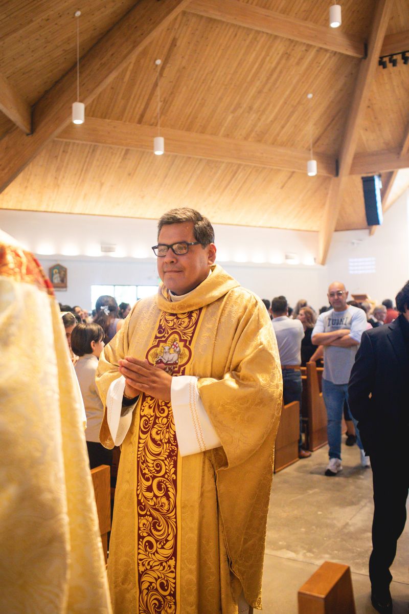 2025-11-23-fr-fernando-first-mass-0175.jpg